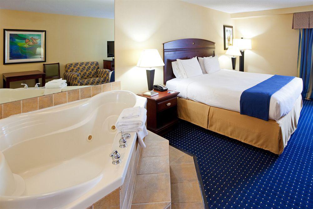 Express & By Ihg Annapolis