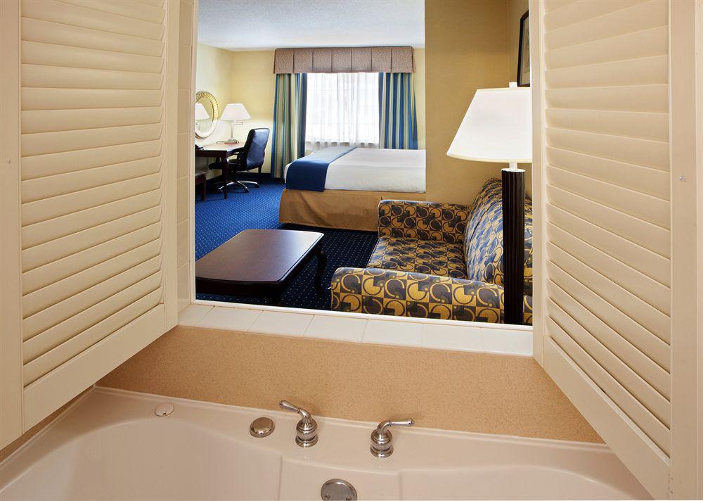 Express & By Ihg