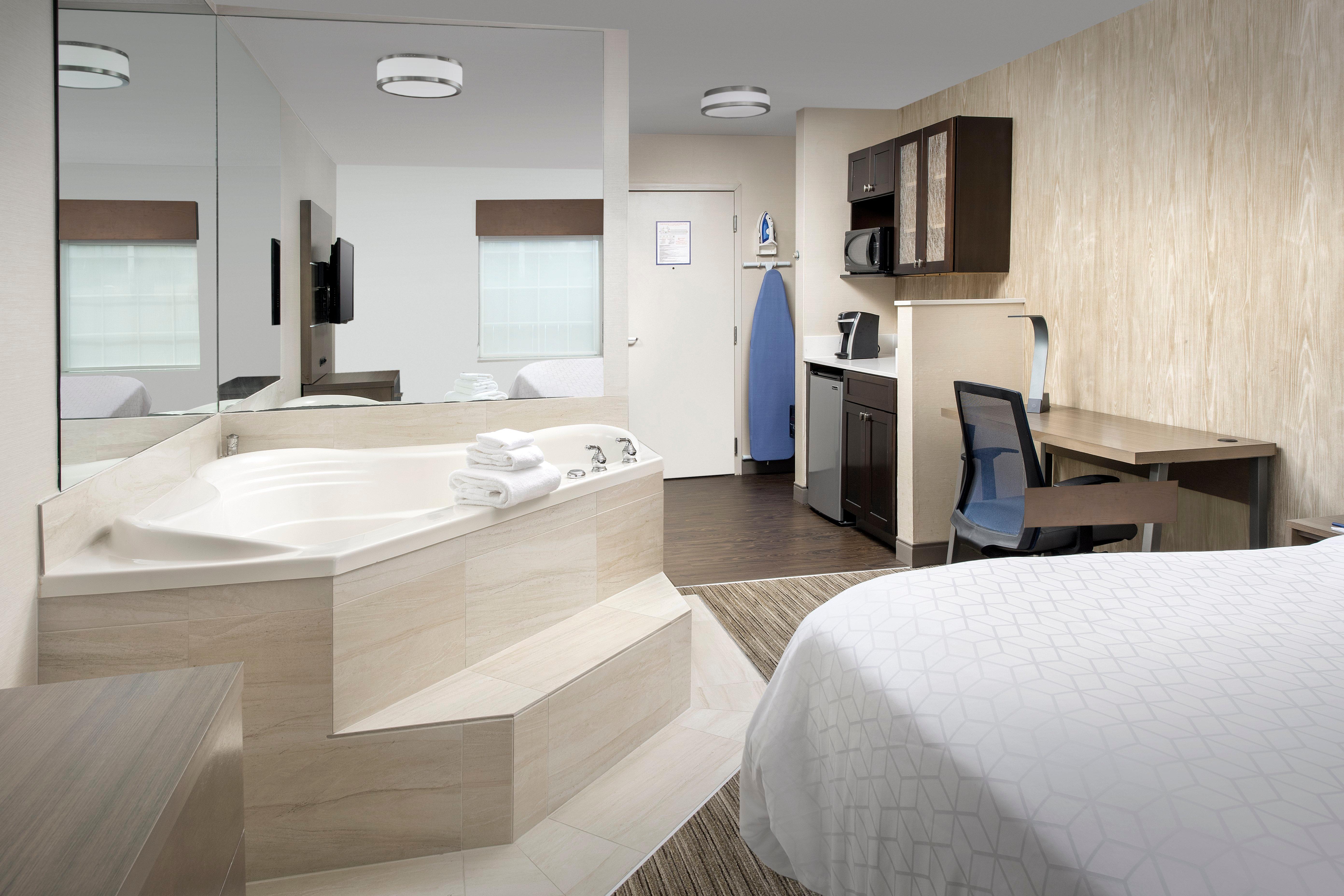 Express & By Ihg Hotel 3*