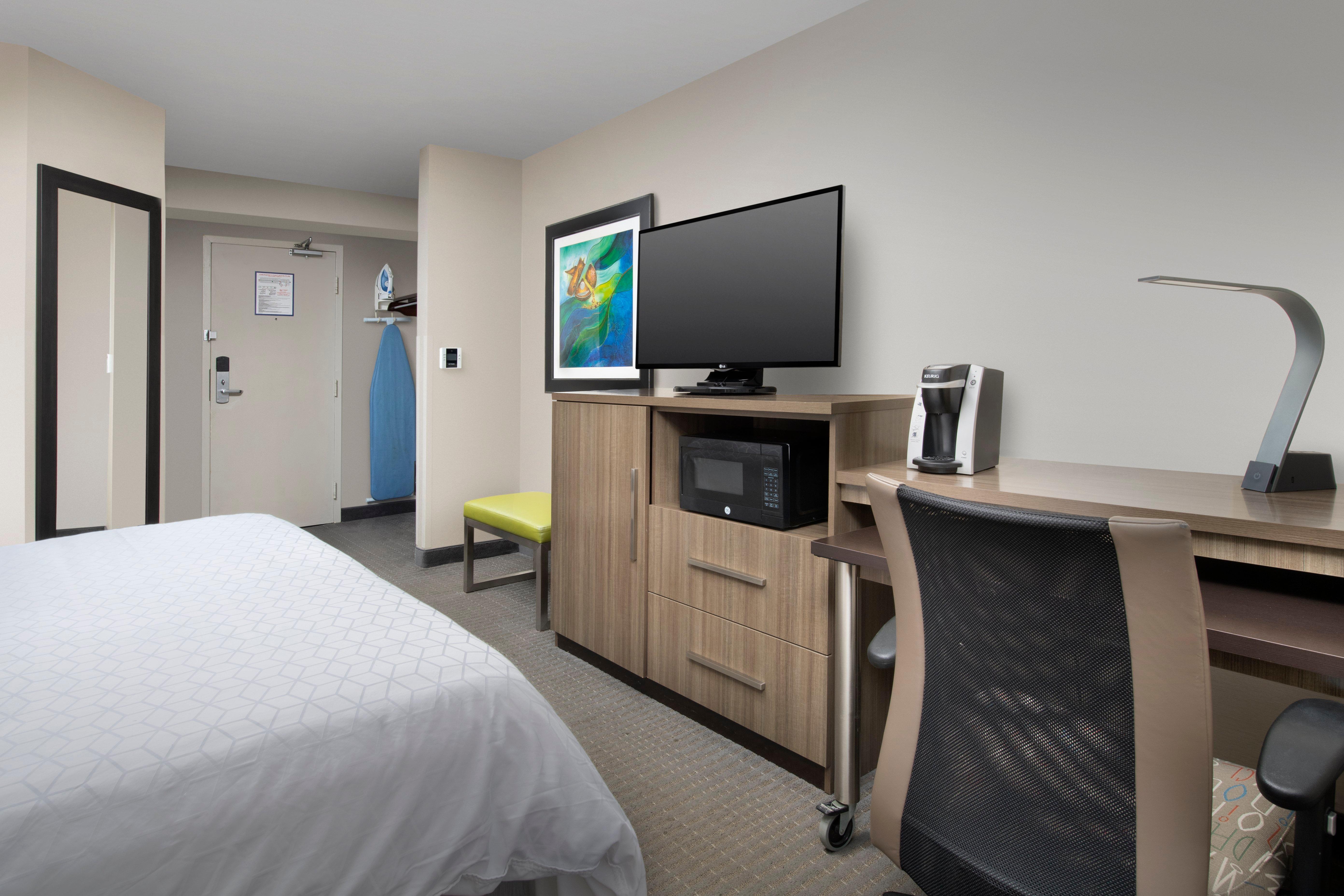 Hotel Express & By Ihg