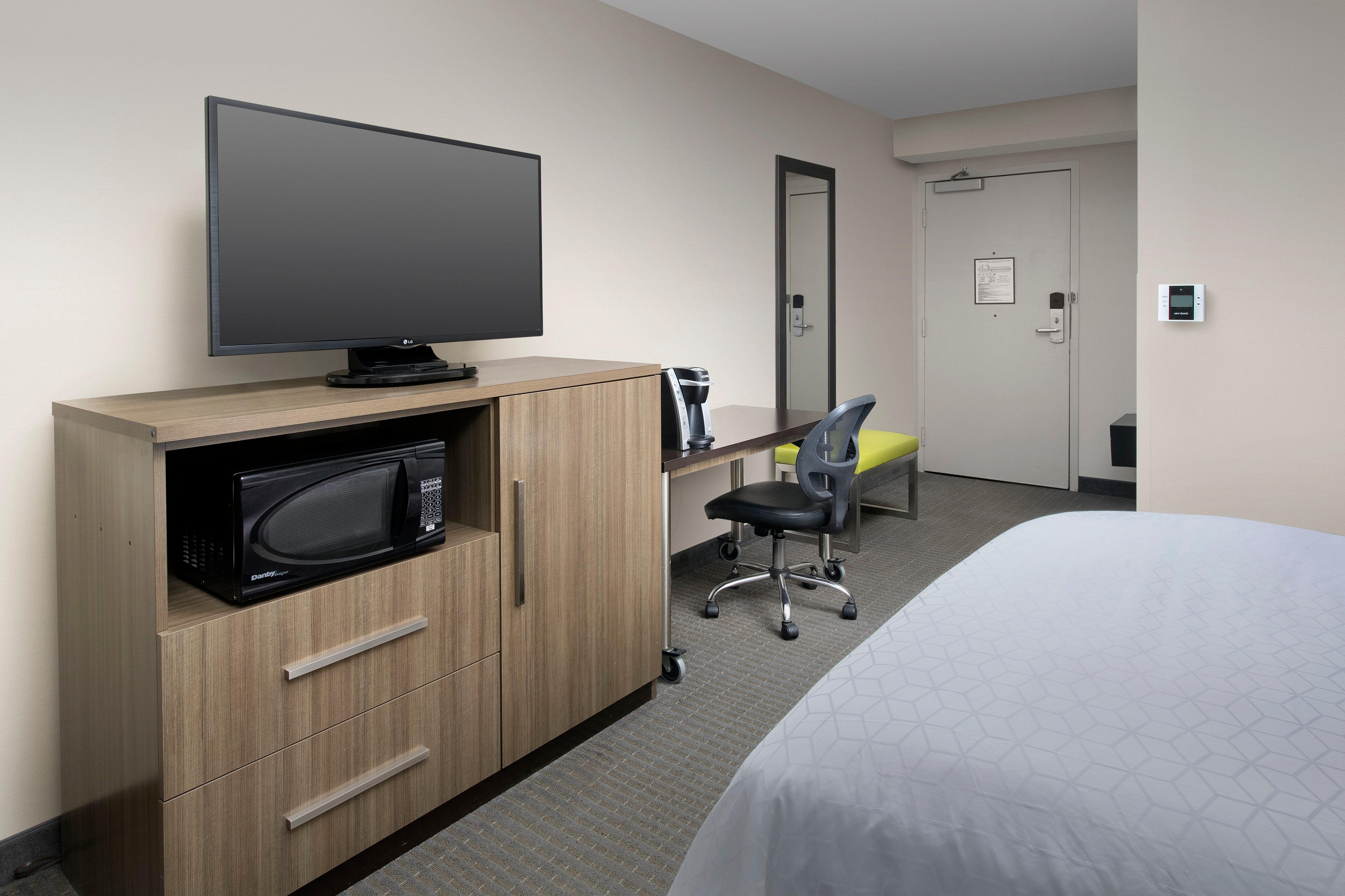 Express & By Ihg Hotel 3*