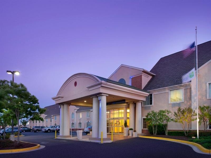 Hotel Express & By Ihg 3*
