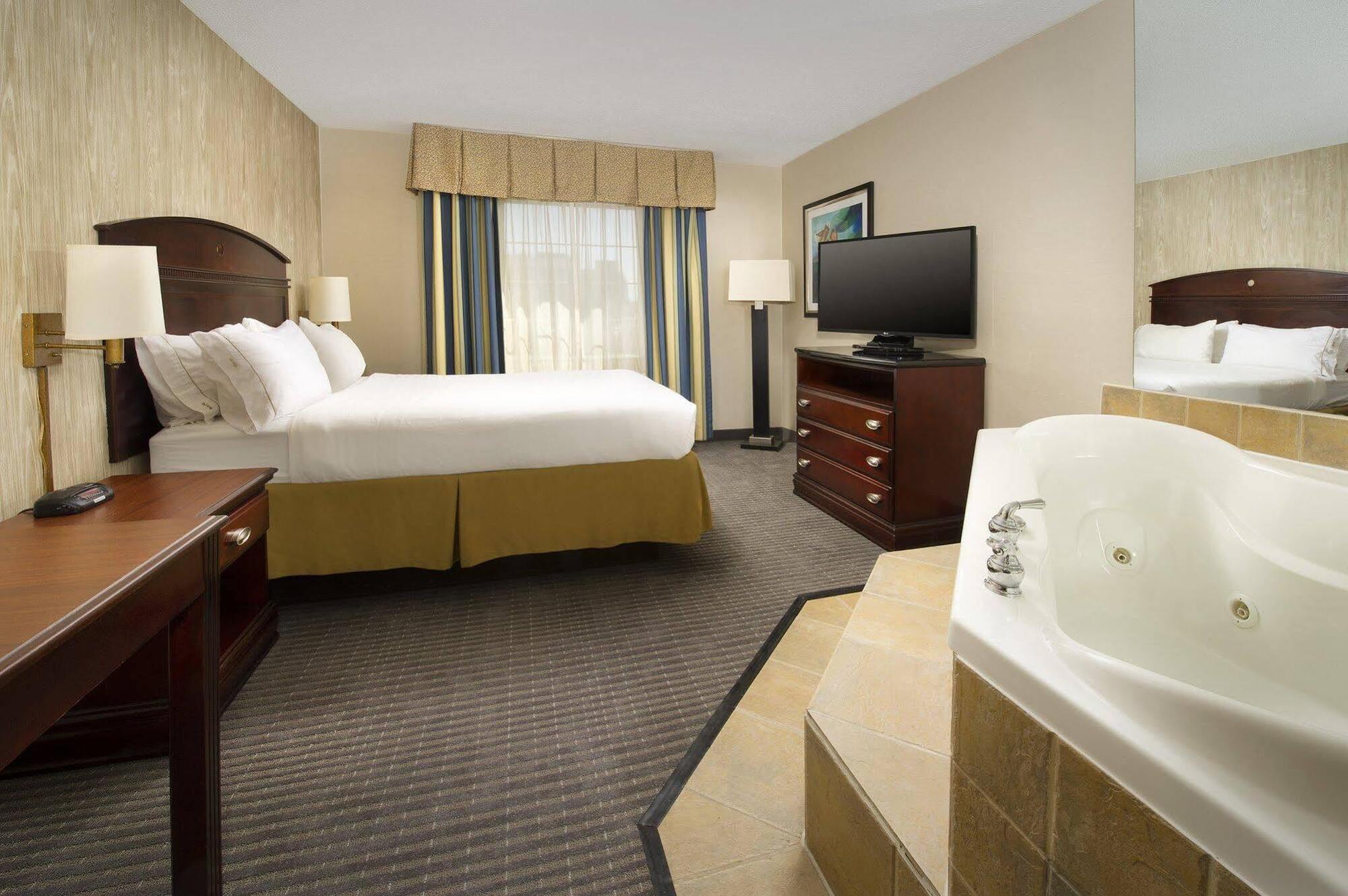 Express & By Ihg Hotel 3*