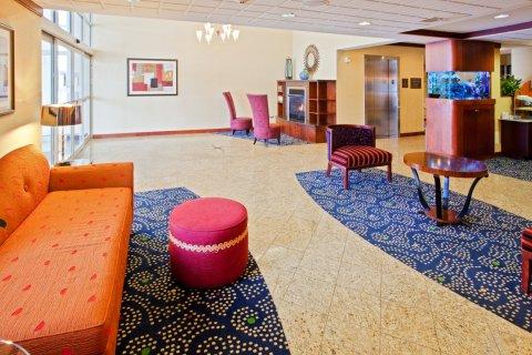 Express & By Ihg 3*