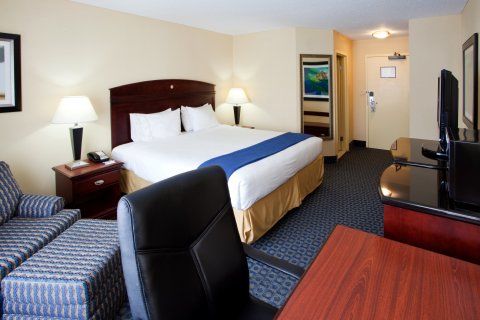 Hotel Express & By Ihg 3*